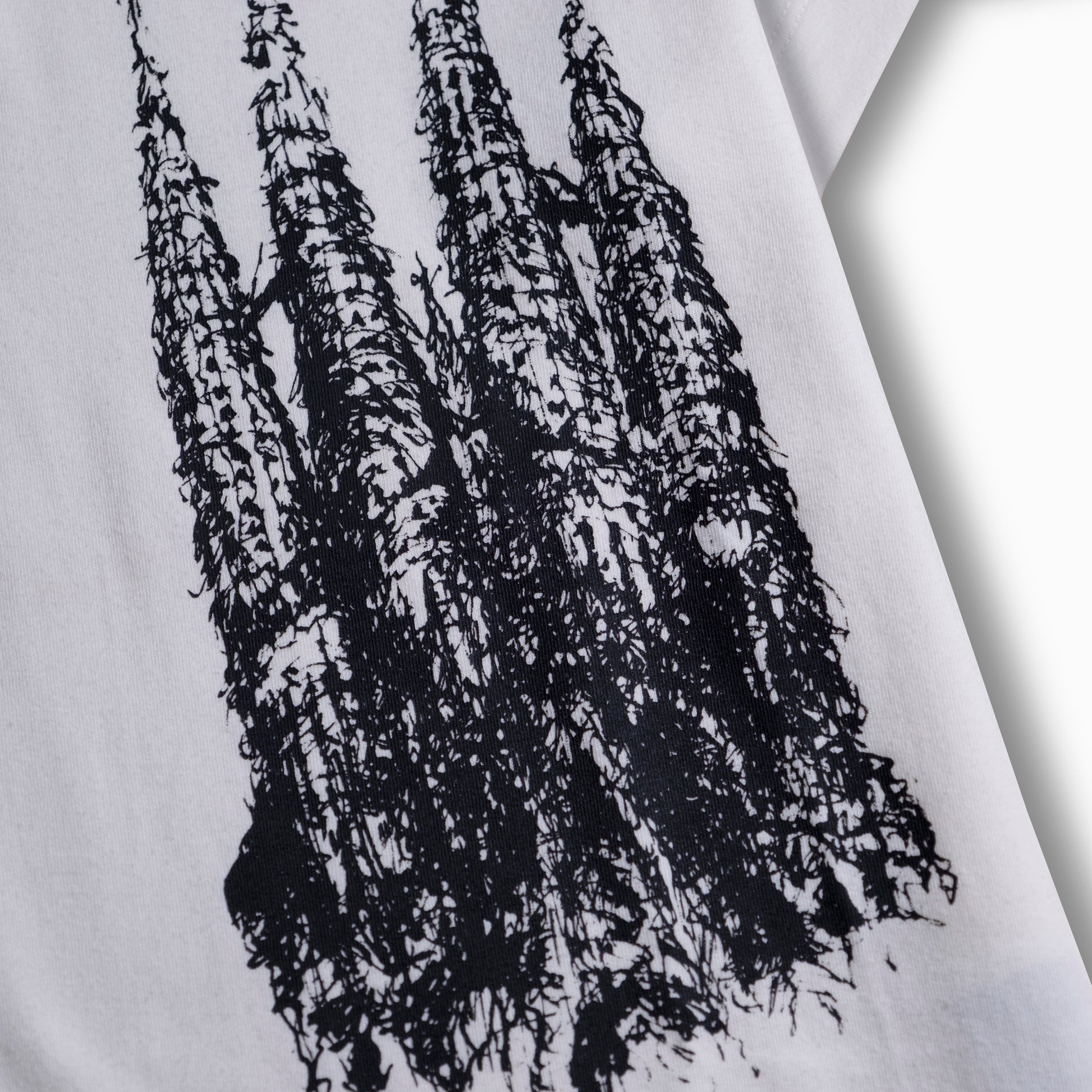 LA SAGRADA TEE